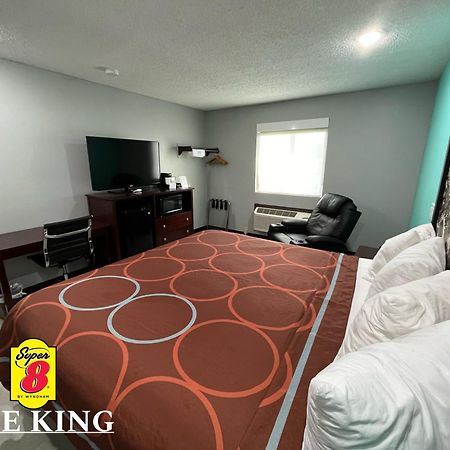 Super 8 By Wyndham Emporia Motel Ngoại thất bức ảnh