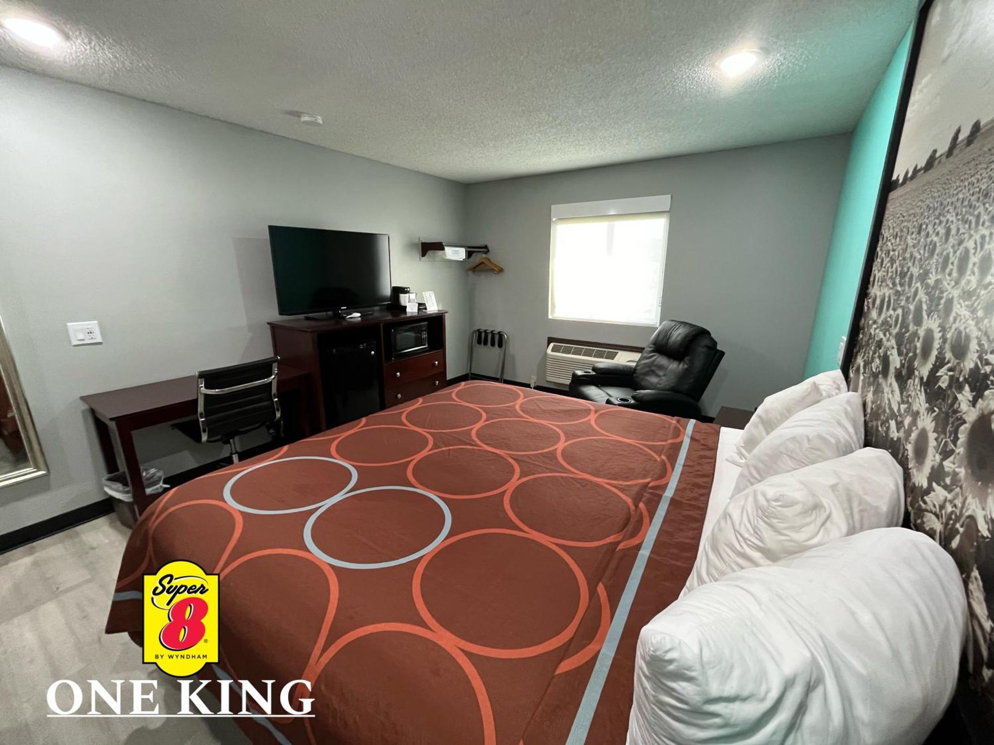 Super 8 By Wyndham Emporia Motel Ngoại thất bức ảnh